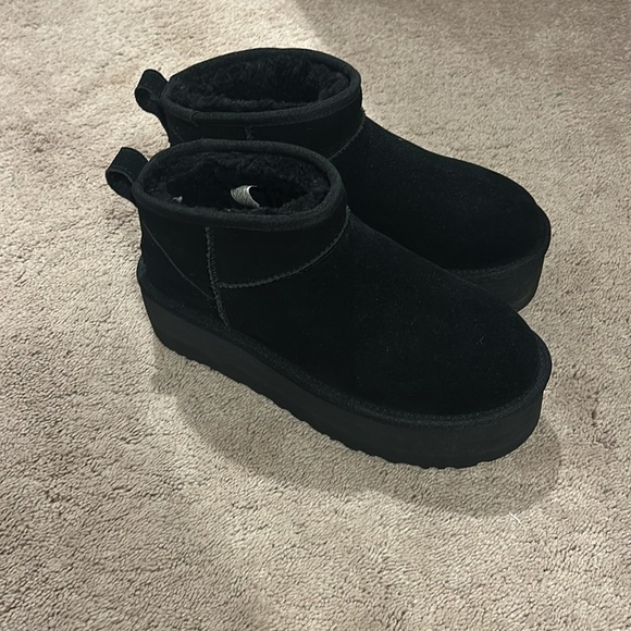 Black platform, UGGs - Picture 2 of 7